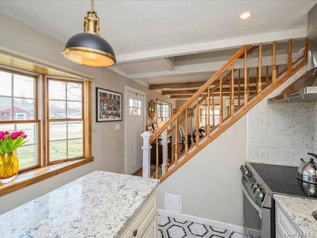 8 Crabtree Lane Levittown NY 11756