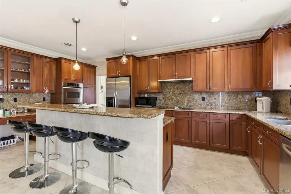 171 Hamlet Drive Mount Sinai NY 11766