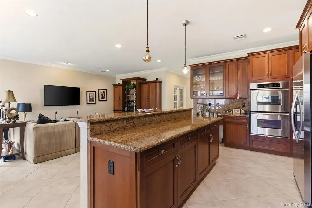 171 Hamlet Drive Mount Sinai NY 11766