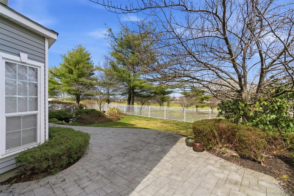 171 Hamlet Drive Mount Sinai NY 11766