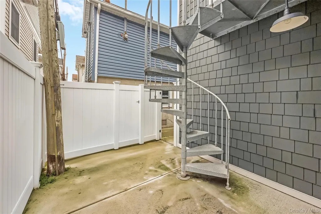 96 Oregon Street Long Beach NY 11561