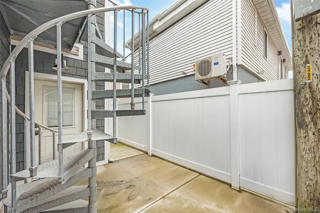 96 Oregon Street Long Beach NY 11561