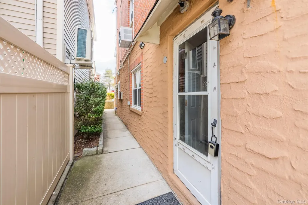 3214 Rawlins Avenue Bronx NY 10465