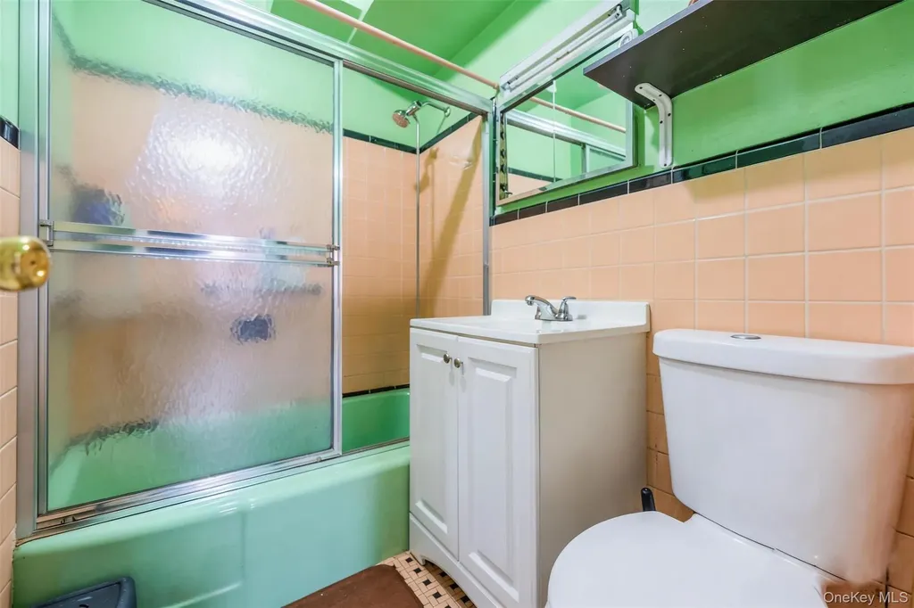 3214 Rawlins Avenue Bronx NY 10465