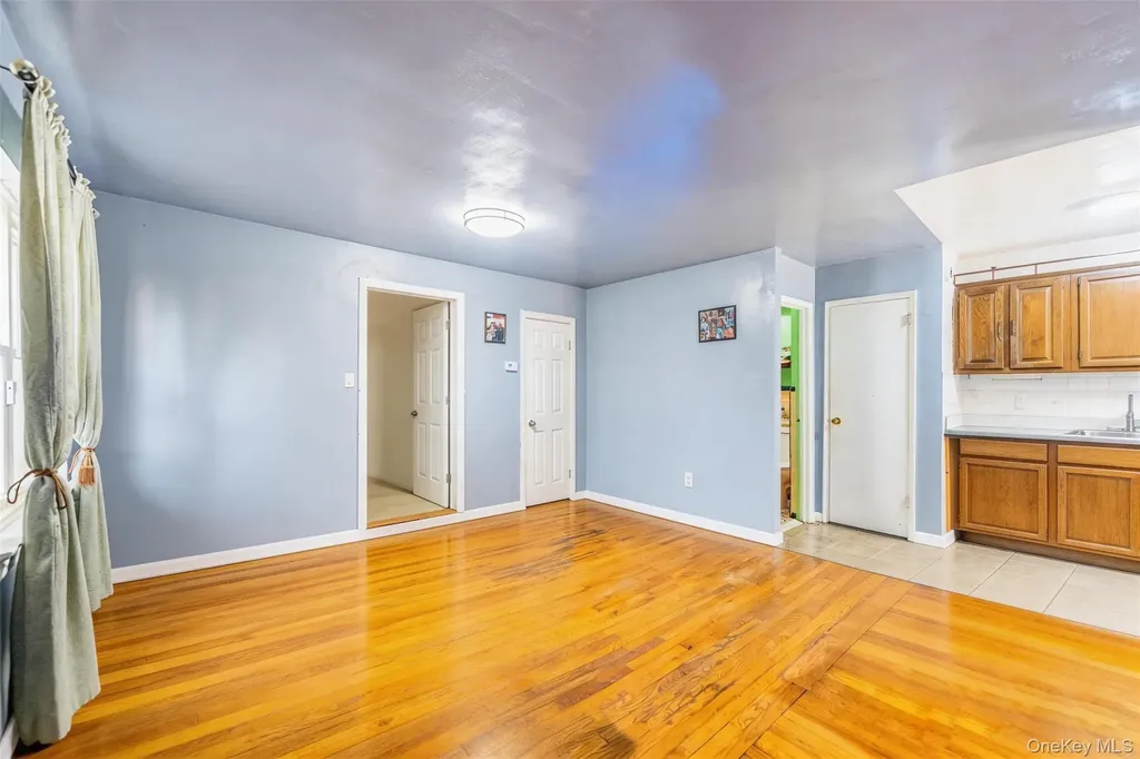 3214 Rawlins Avenue Bronx NY 10465