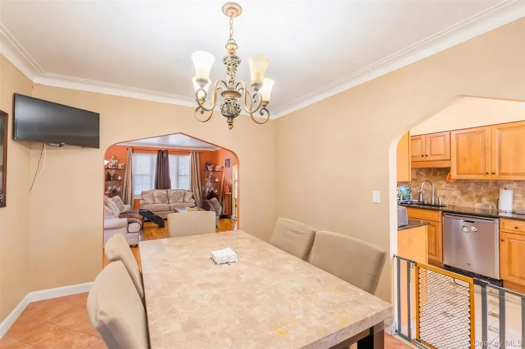 3214 Rawlins Avenue Bronx NY 10465