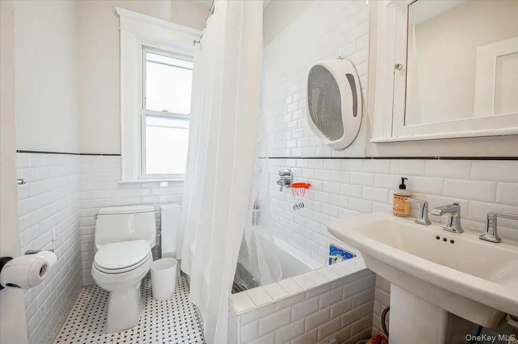 36 Grand Boulevard Scarsdale NY 10583