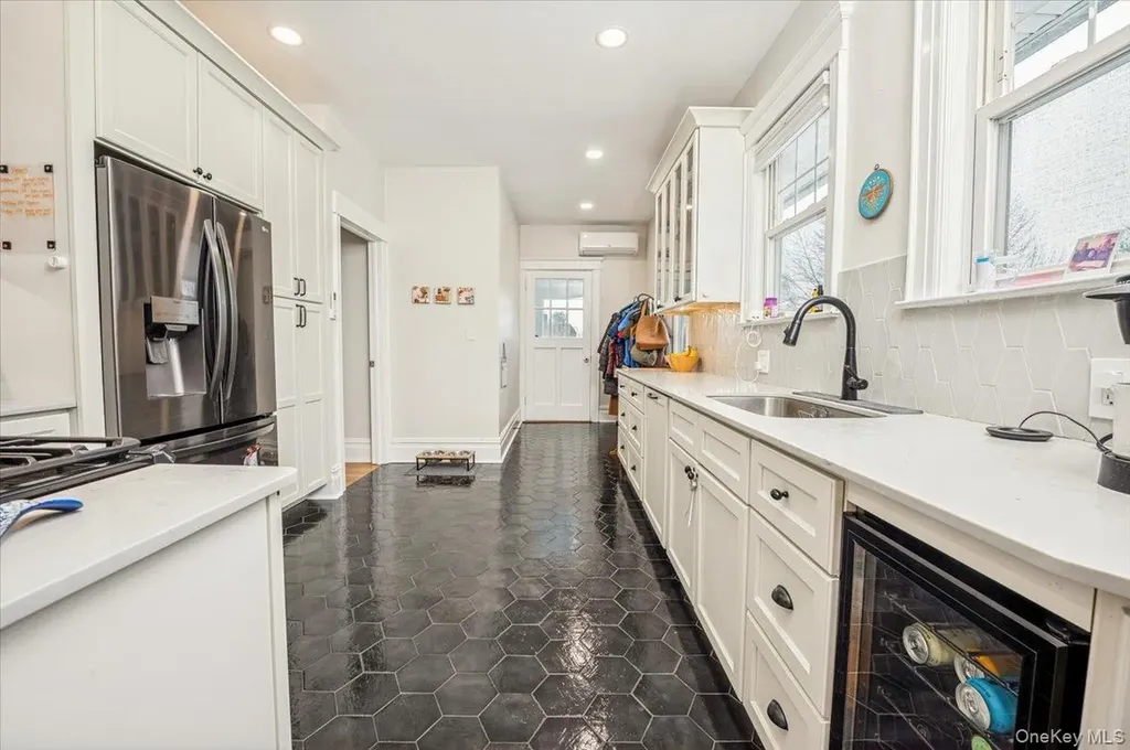36 Grand Boulevard Scarsdale NY 10583