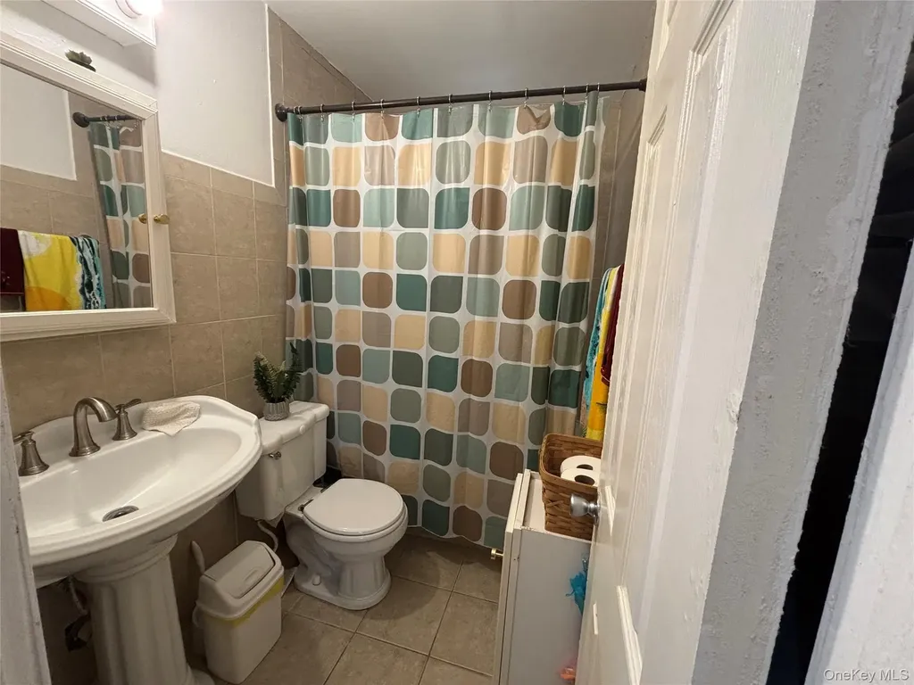 7 Catherine Court Elmont NY 11003