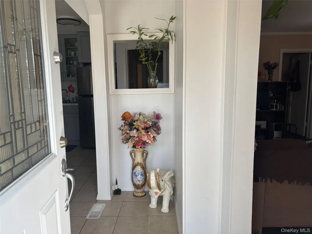 7 Catherine Court Elmont NY 11003
