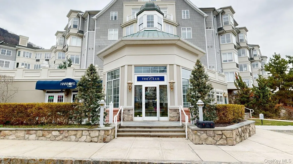 1109 Round Pointe Drive Haverstraw NY 10927