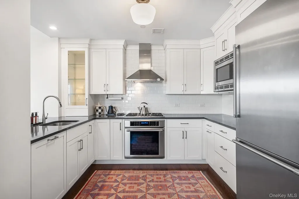 10 Byron Place Larchmont NY 10538