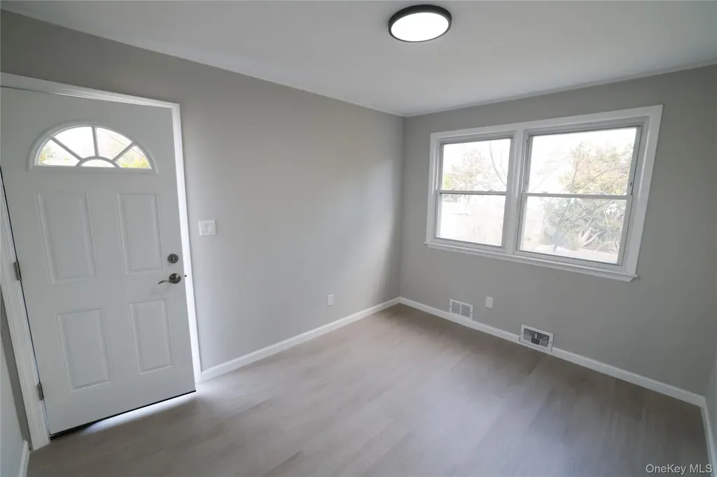 131 Ira Road Syosset NY 11791