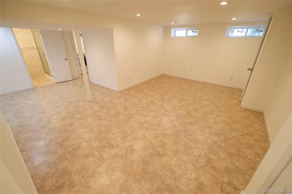 131 Ira Road Syosset NY 11791