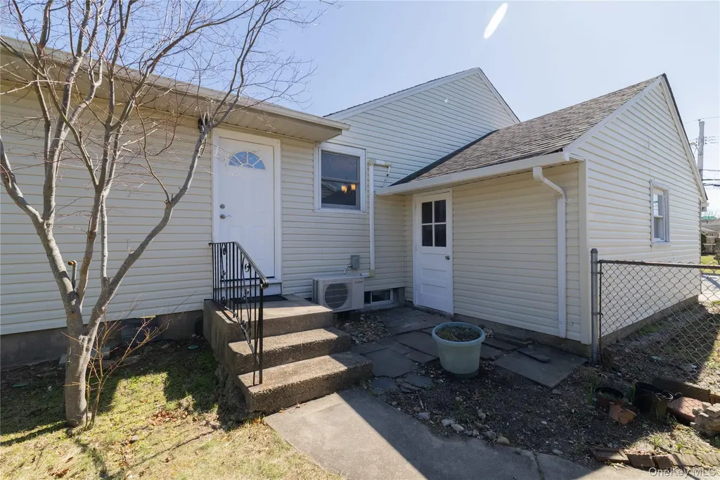 131 Ira Road Syosset NY 11791
