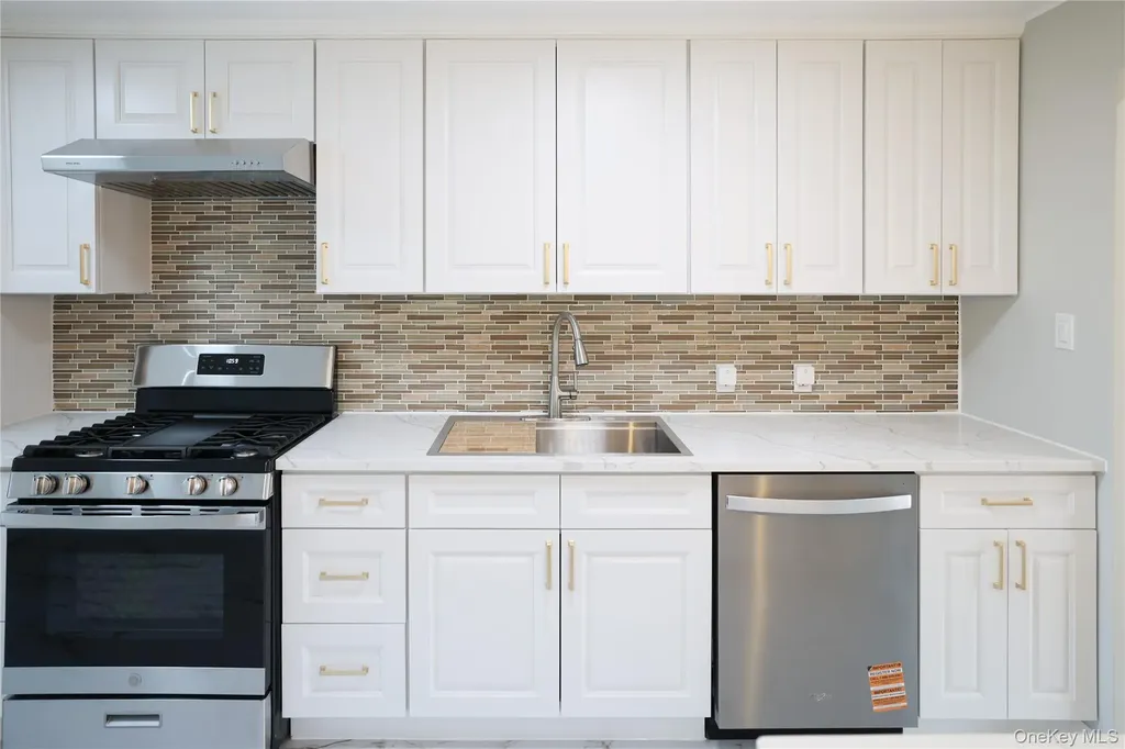 131 Ira Road Syosset NY 11791