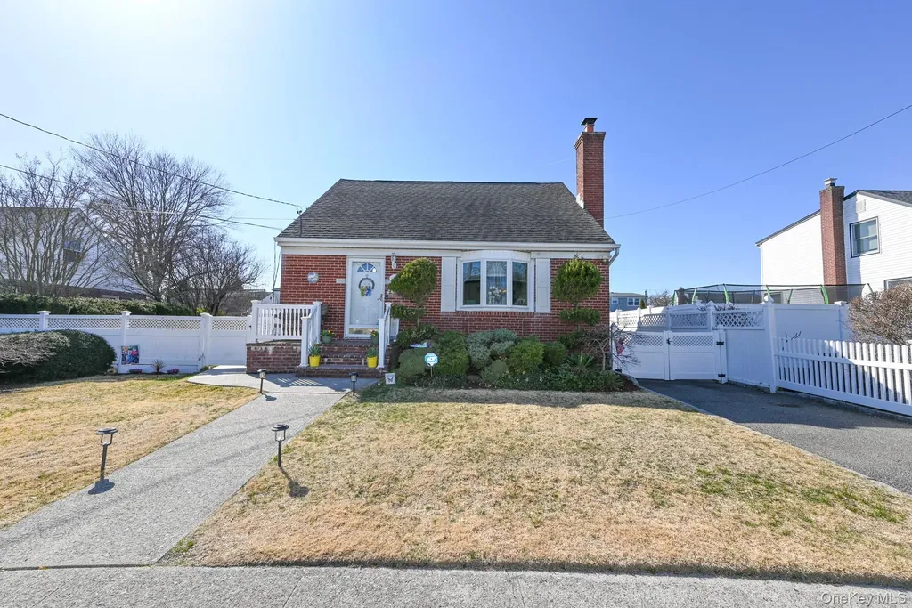 380 Doris Avenue Franklin Square NY 11010