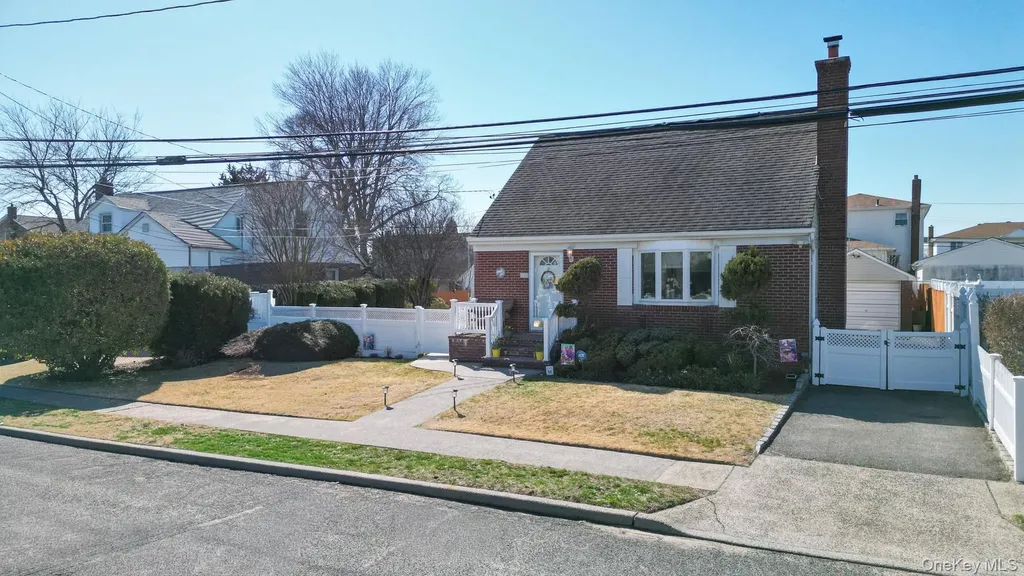 380 Doris Avenue Franklin Square NY 11010