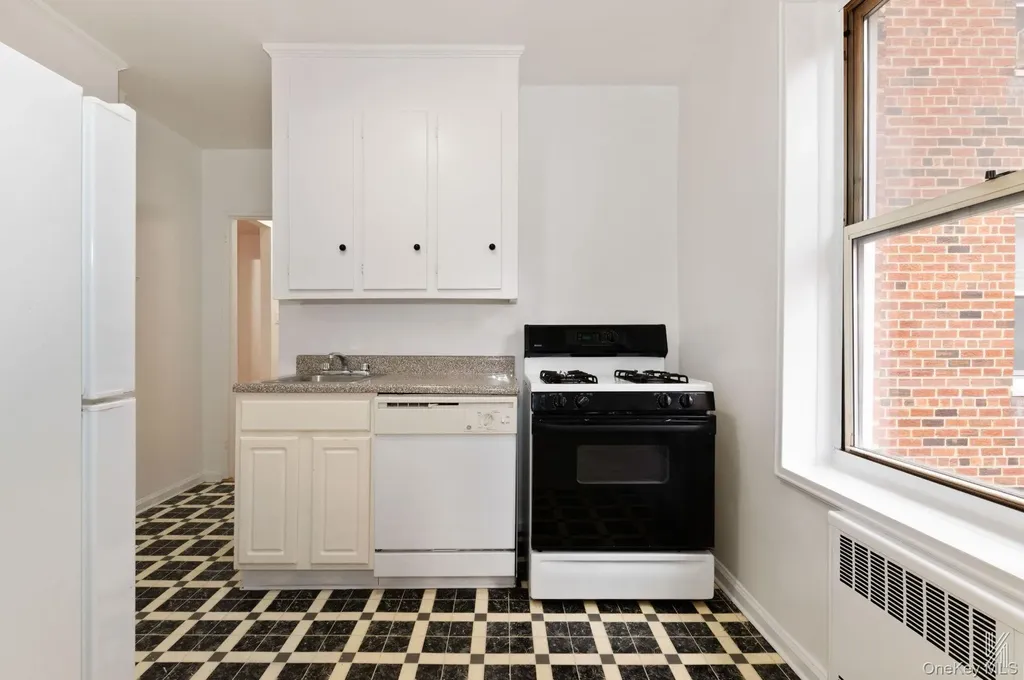 79-10 34th Avenue Jackson Heights NY 11372