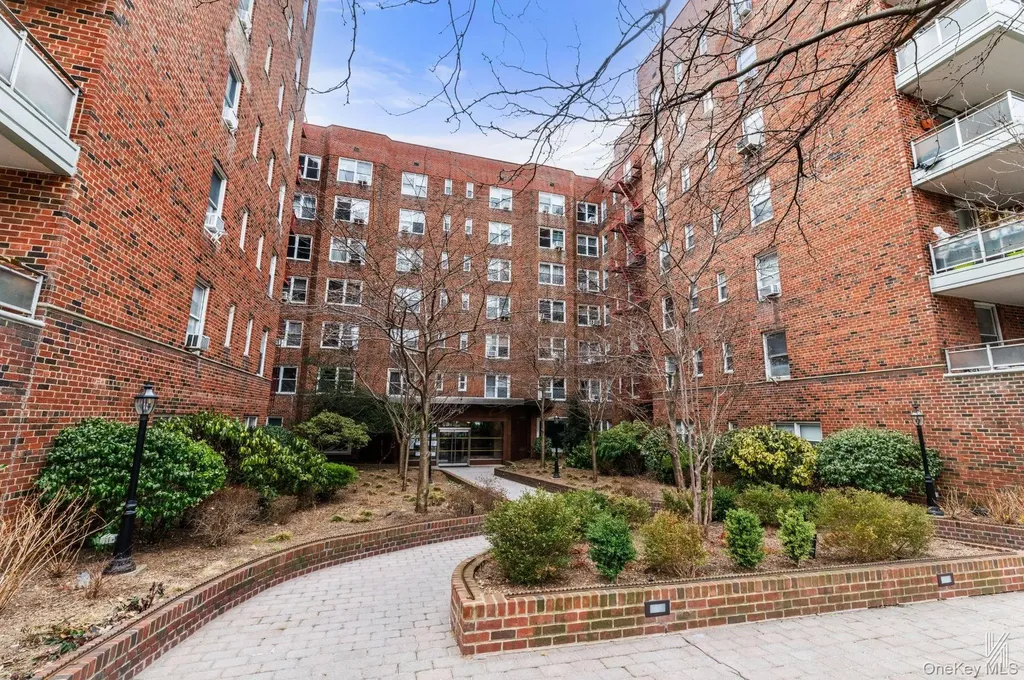 79-10 34th Avenue Jackson Heights NY 11372
