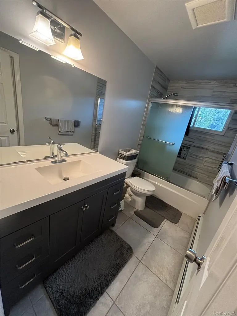 10 Wisteria Way Commack NY 11725