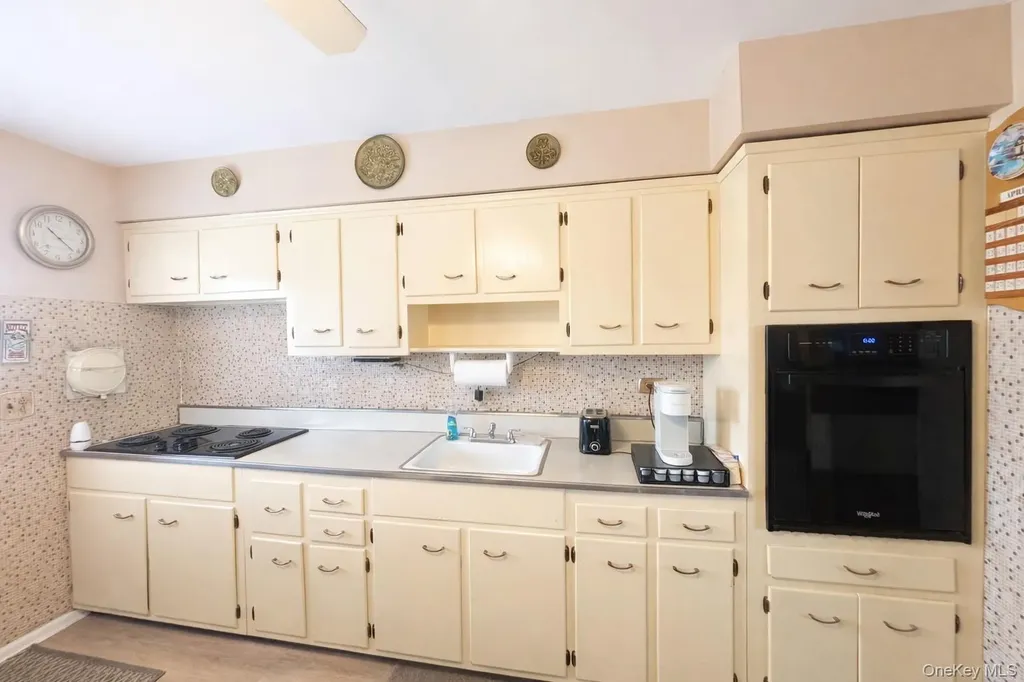 10 Wisteria Way Commack NY 11725