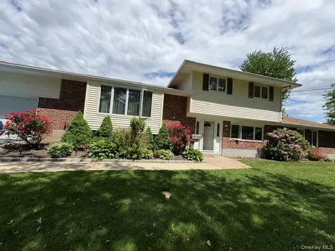 10 Wisteria Way Commack NY 11725