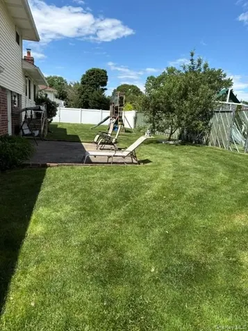 10 Wisteria Way Commack NY 11725
