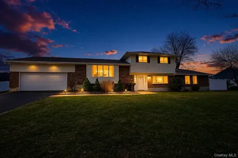 10 Wisteria Way Commack NY 11725