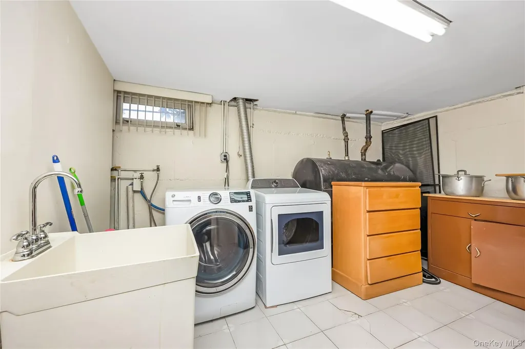7-03 147th Street Whitestone NY 11357