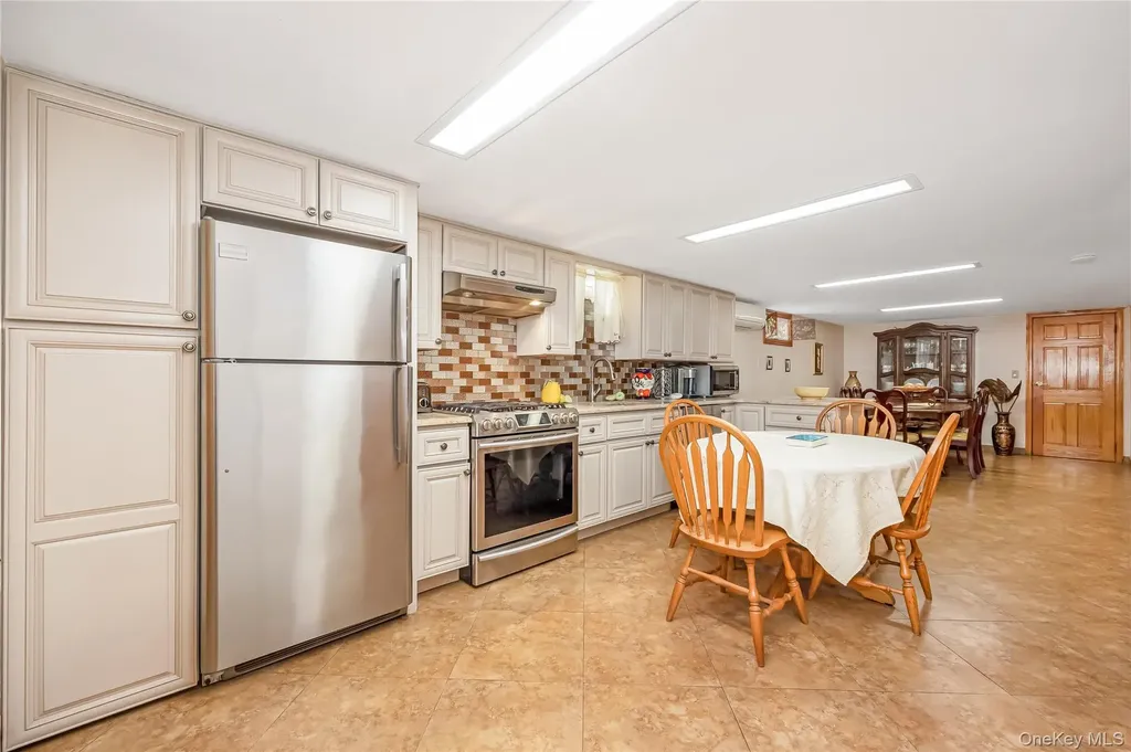 7-03 147th Street Whitestone NY 11357