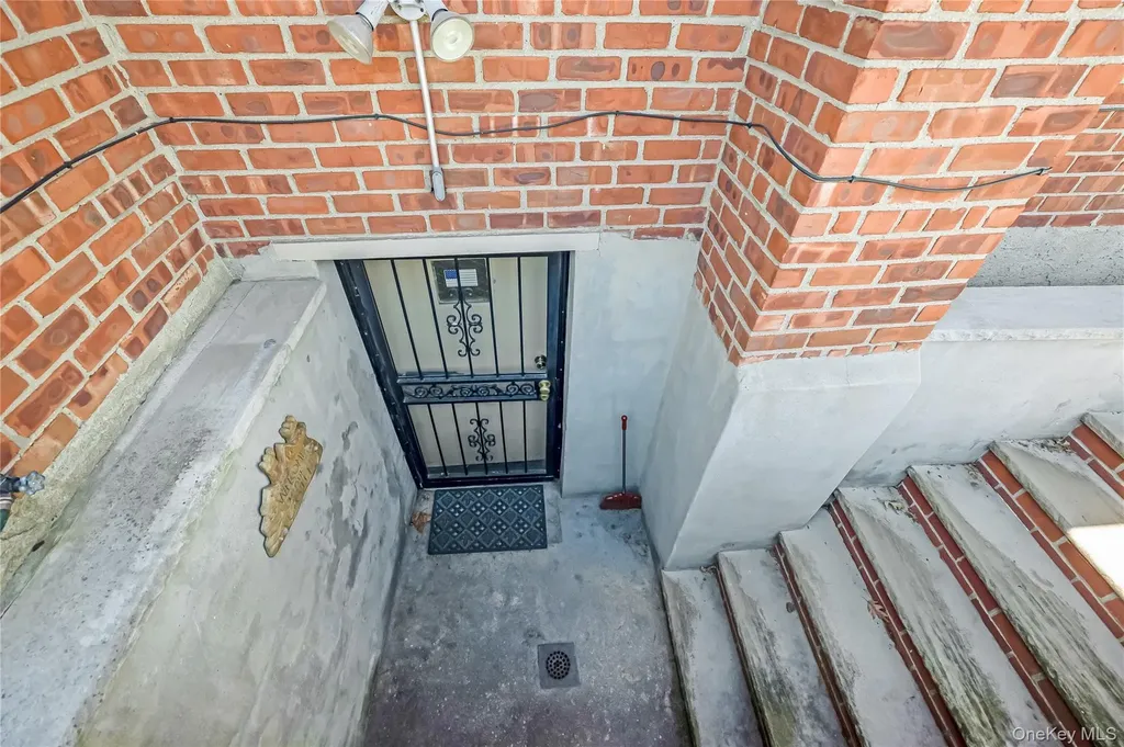 7-03 147th Street Whitestone NY 11357