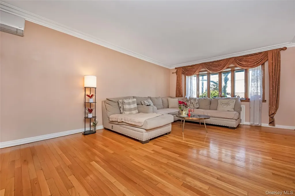 7-03 147th Street Whitestone NY 11357