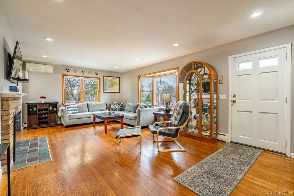 29 Rombout Ridge Road Poughkeepsie NY 12603