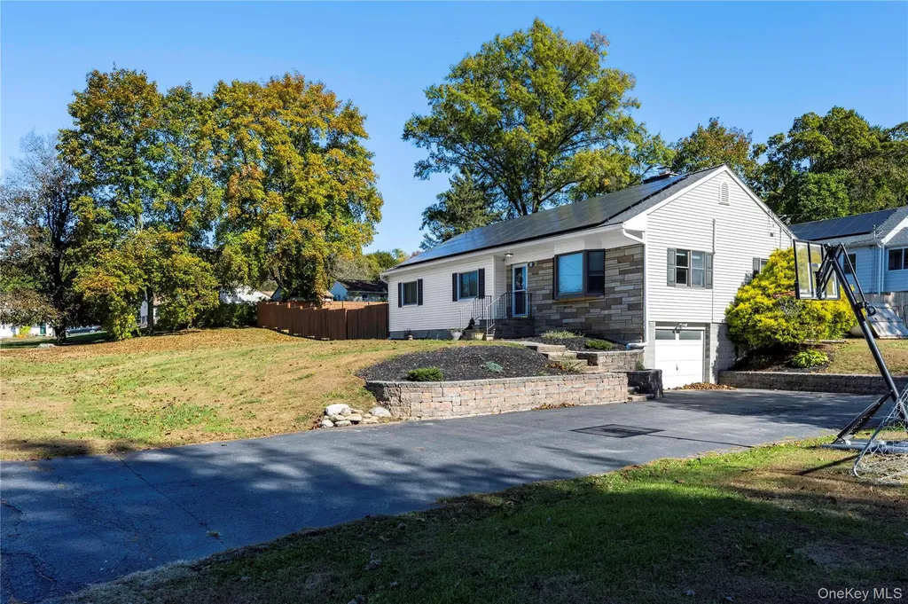 29 Rombout Ridge Road Poughkeepsie NY 12603