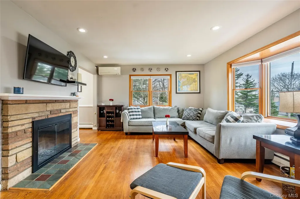29 Rombout Ridge Road Poughkeepsie NY 12603