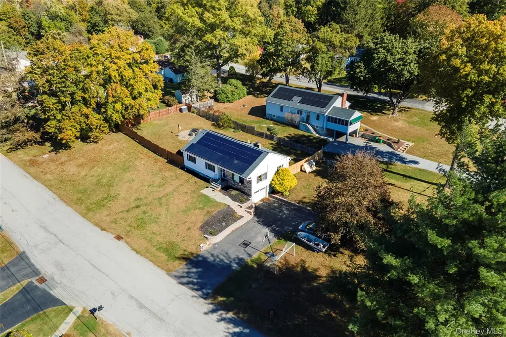 29 Rombout Ridge Road Poughkeepsie NY 12603