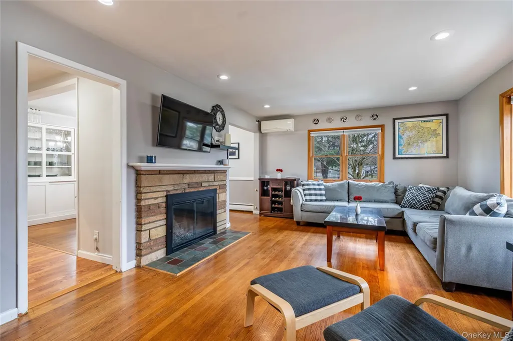 29 Rombout Ridge Road Poughkeepsie NY 12603