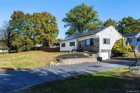 29 Rombout Ridge Road Poughkeepsie NY 12603