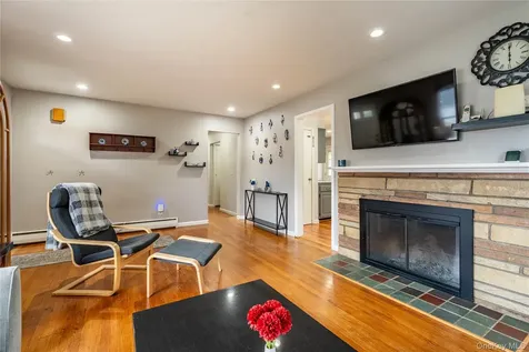 29 Rombout Ridge Road Poughkeepsie NY 12603