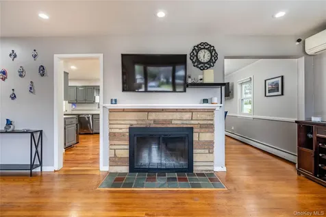 29 Rombout Ridge Road Poughkeepsie NY 12603