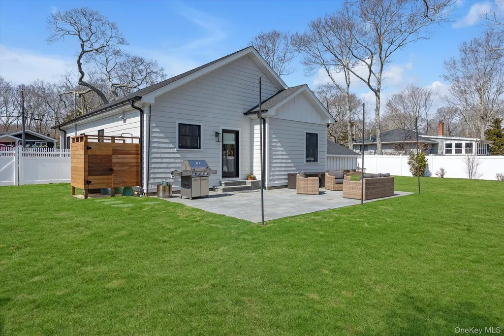 1305 Sigsbee Road Mattituck NY 11952