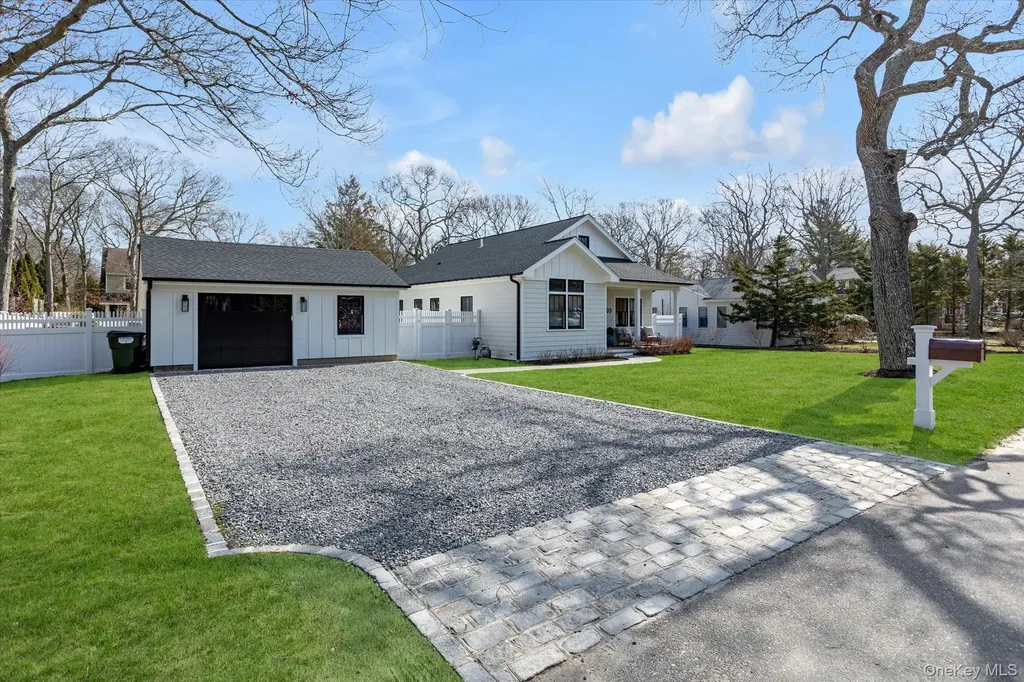 1305 Sigsbee Road Mattituck NY 11952