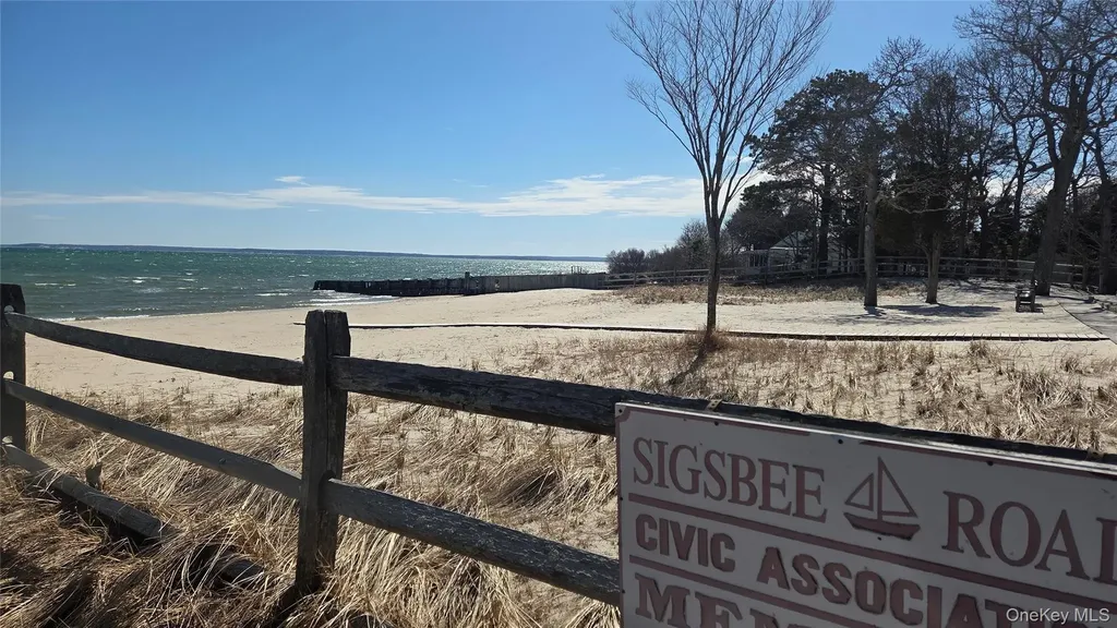 1305 Sigsbee Road Mattituck NY 11952