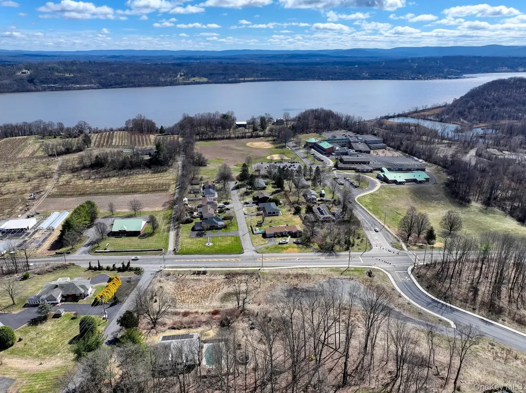 Route 9w Marlboro NY 12542