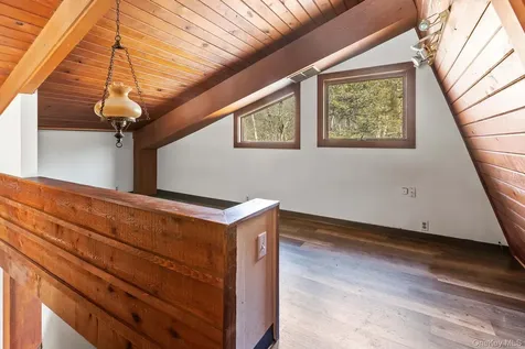 304 Lake Lodge Drive Pleasant Valley NY 12569
