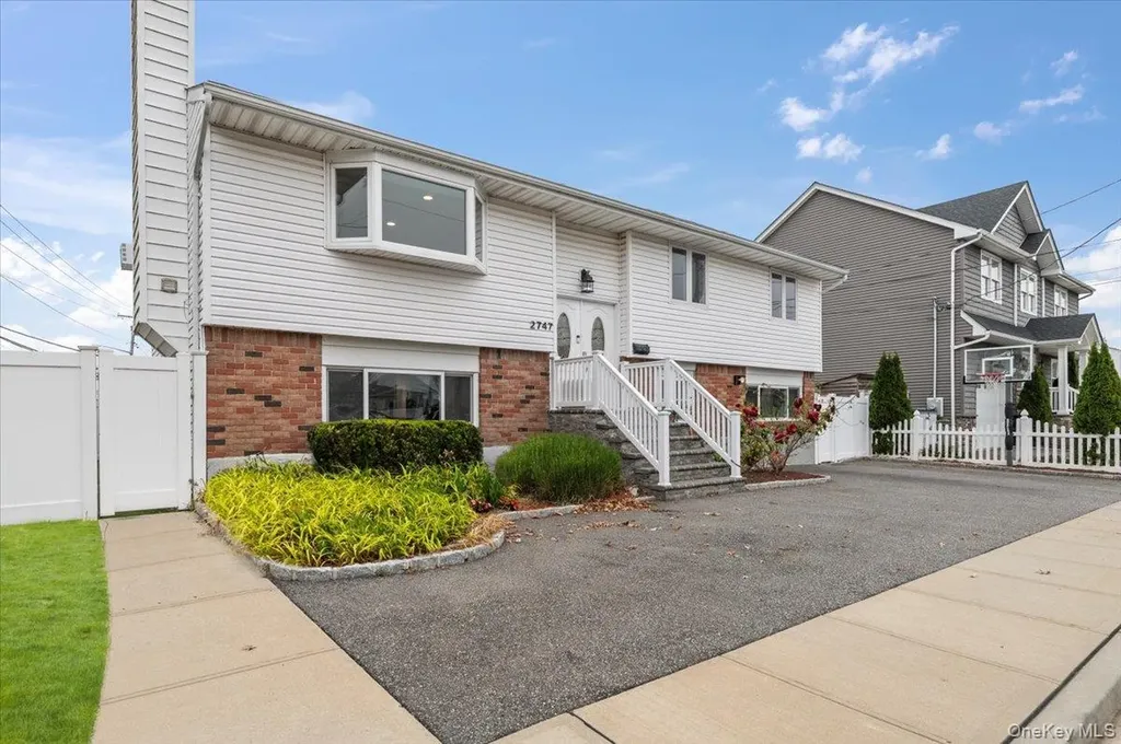 2747 Barbara Road Bellmore NY 11710
