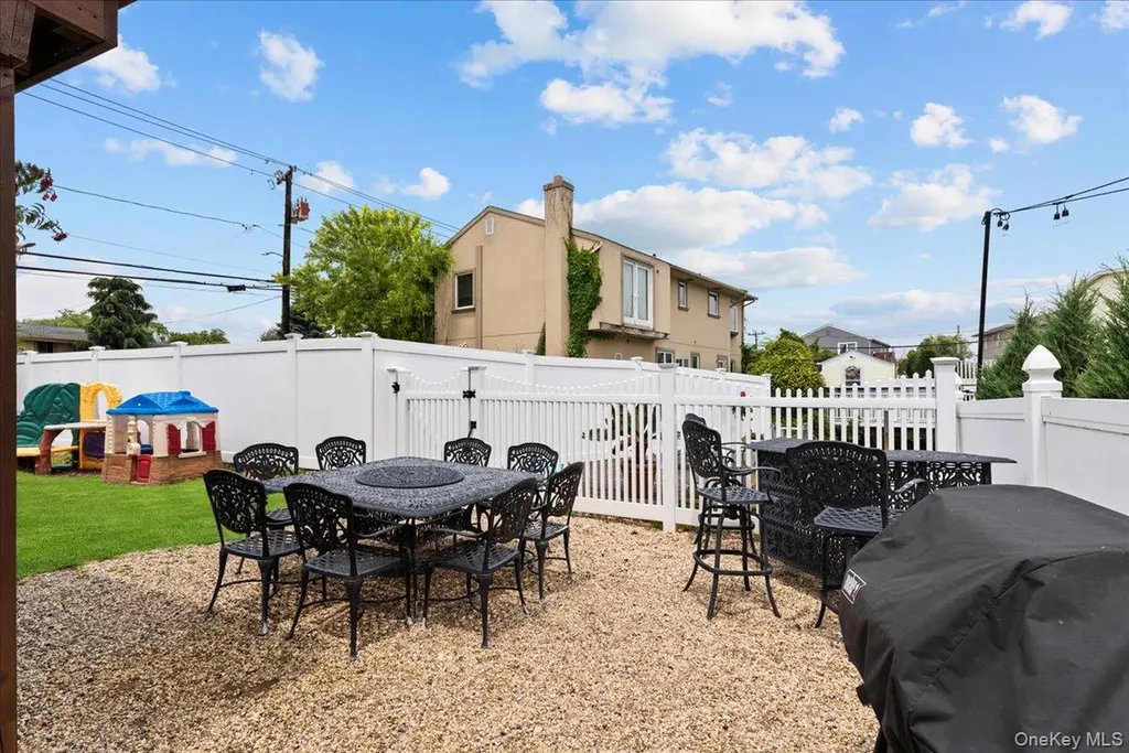 2747 Barbara Road Bellmore NY 11710