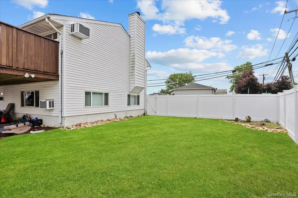 2747 Barbara Road Bellmore NY 11710