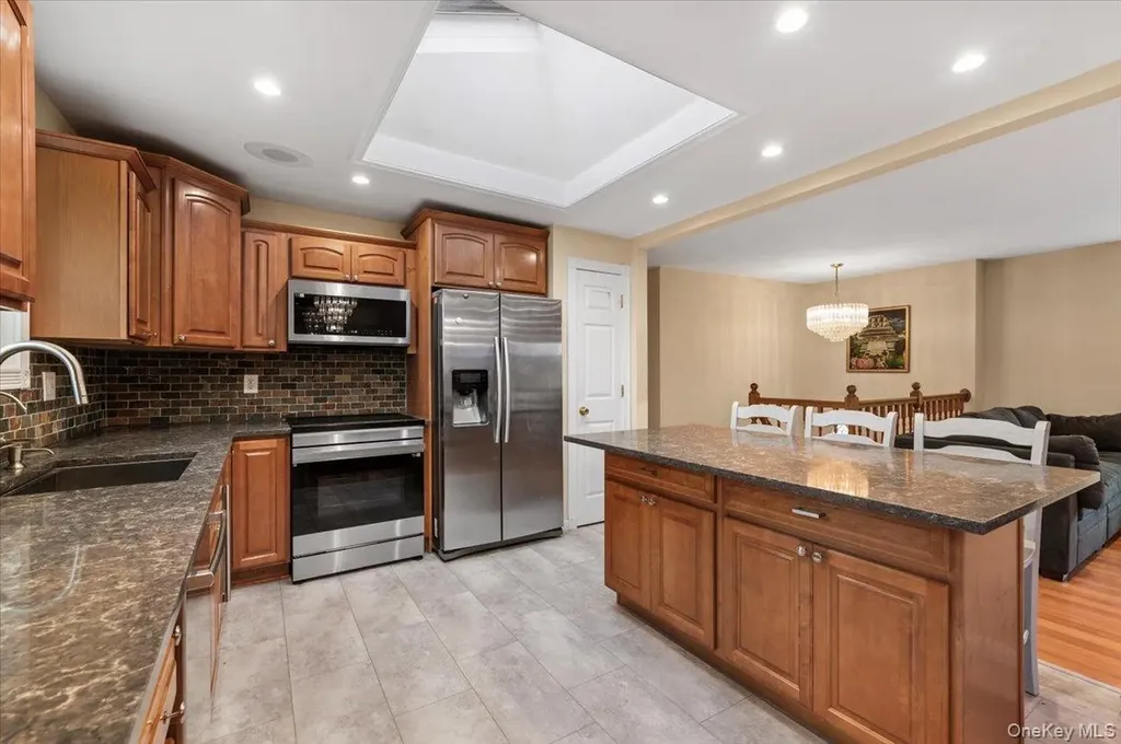 2747 Barbara Road Bellmore NY 11710